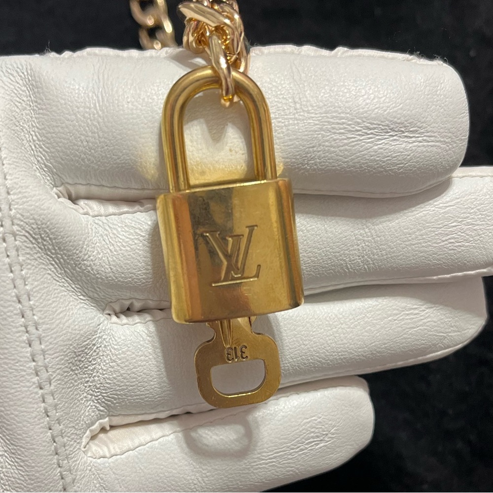 Louis Vuitton Lock&Key || Kendra Scott Chain